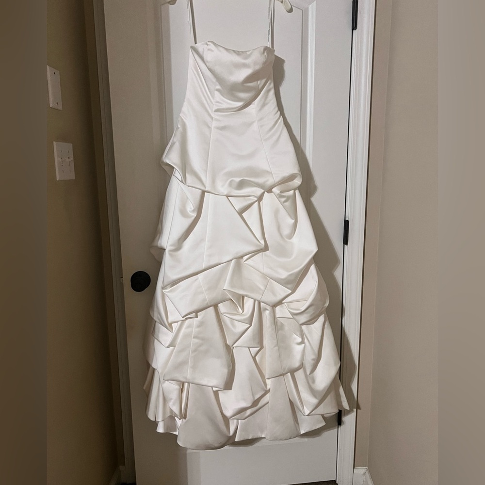 Elegant White Strapless Gown